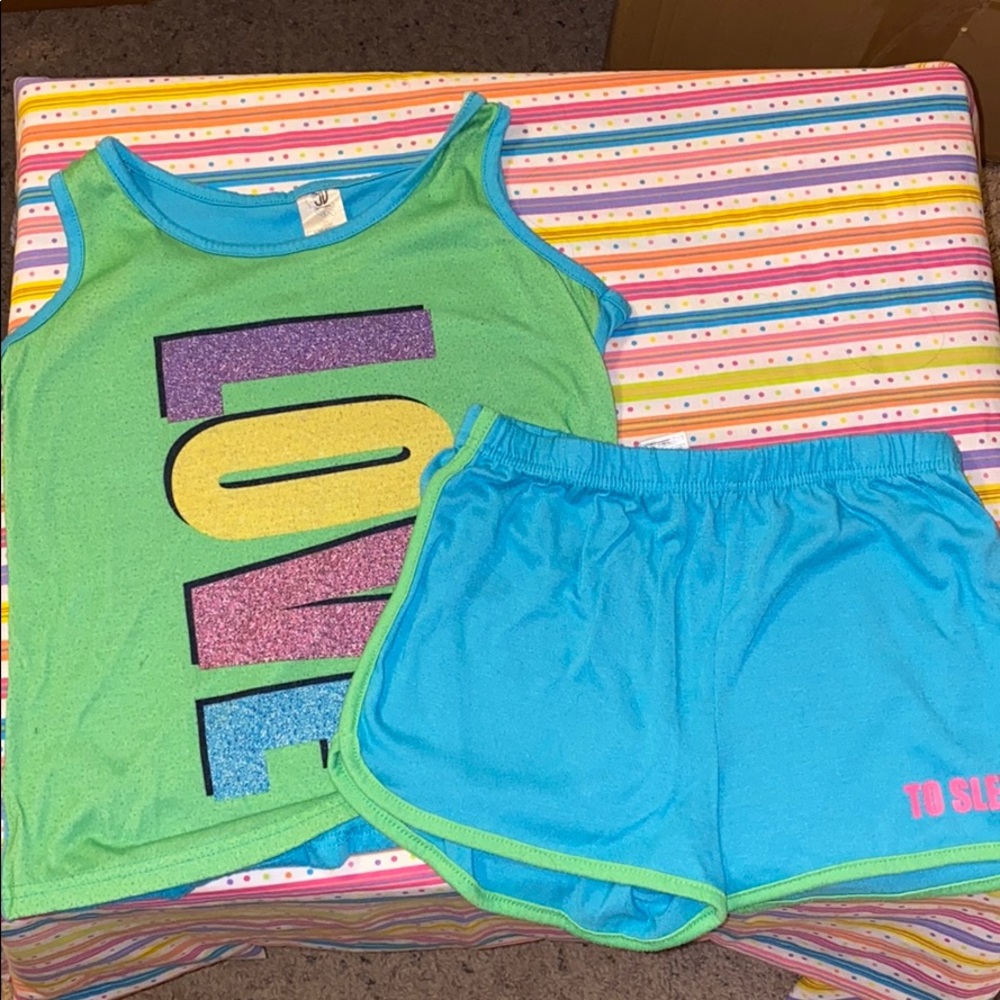 Girls sleeping clothes 10/12